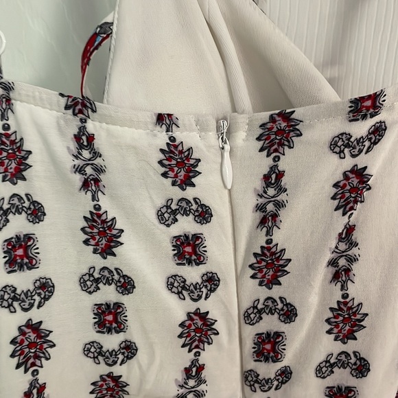 Cross Front Romper - Picture 3 of 6